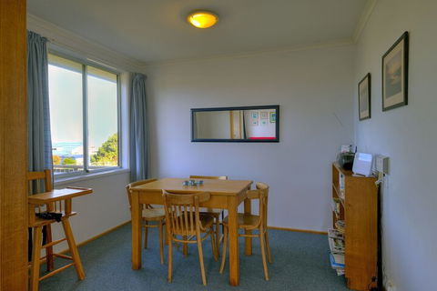 Ar Lan Y Mor - Darwin Holiday 3