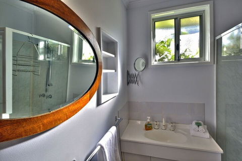 Ar Lan Y Mor - Darwin Holiday 5