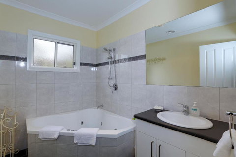 Edwards Rose - Darwin Holiday 3