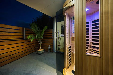 Azura - Darwin Holiday 1