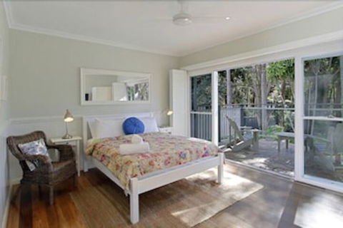 Away On Belongil Fields - Darwin Holiday 6