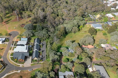 Margaret River Bungalows - Darwin Holiday 1