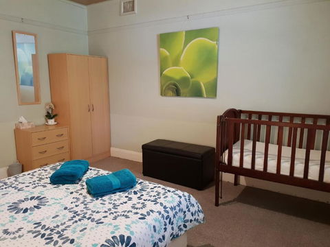 Browncoat Cottage Mudgee - Darwin Holiday 4