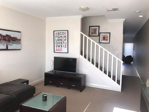 Travers Street Apartment - Darwin Holiday 2