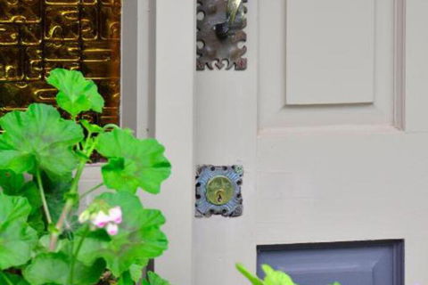 Clifton Gardens Bed & Breakfast Orange - Darwin Holiday 3