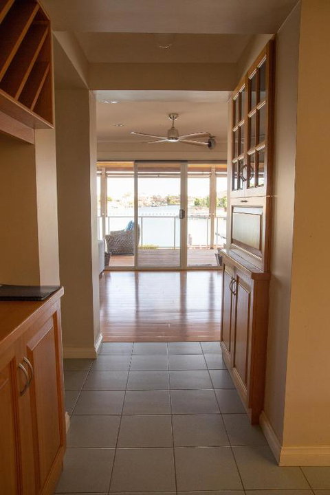 Waterside Canal Dreams - Darwin Holiday 1