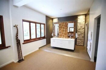 Nahmahlu - Darwin Holiday 4