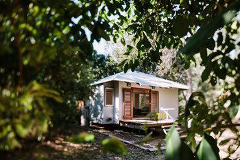 The Little Bush Hut - Darwin Holiday 1