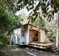 The Little Bush Hut - Darwin Holiday