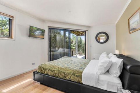 Achilles - Darwin Holiday 5