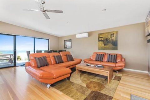 Achilles - Darwin Holiday 4