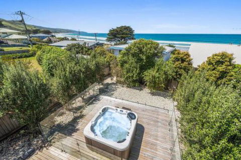 Achilles - Darwin Holiday 7