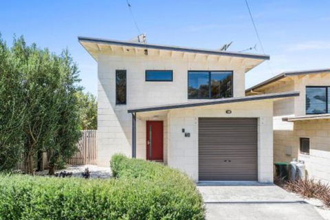 Achilles - Darwin Holiday 6