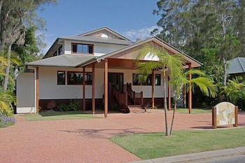 Away On Shirley Lane - Darwin Holiday 0
