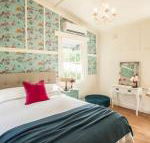 Little Violet - Darwin Holiday