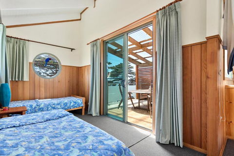 Black Dolphin Waterfront Townhouse Bay Views - Darwin Holiday 3