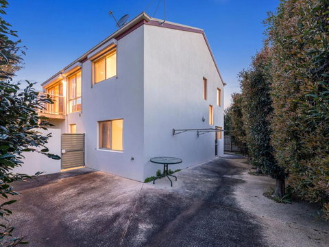 Sound Of The Sea - Darwin Holiday 4