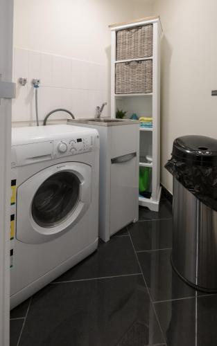 Waterfront Apartments Marinaquays Apt 221 & Apt 234 - Darwin Holiday 1