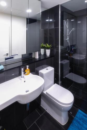 Waterfront Apartments Marinaquays Apt 221 & Apt 234 - Darwin Holiday 5