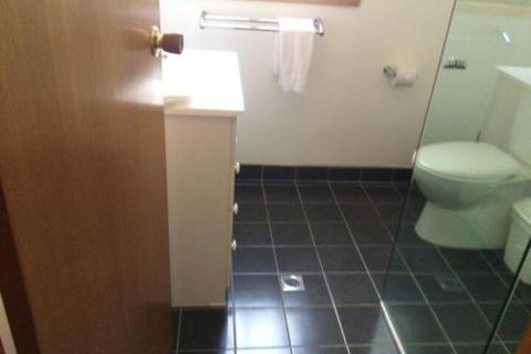 Whispering Pines 2 - Darwin Holiday 6