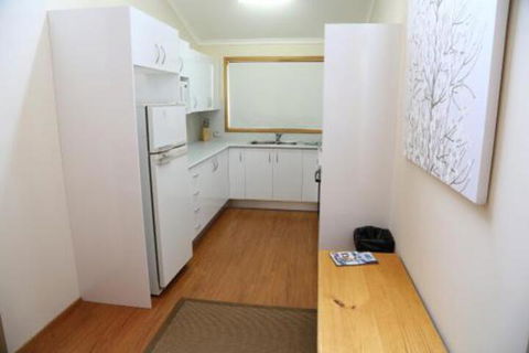 Whispering Pines 2 - Darwin Holiday 7