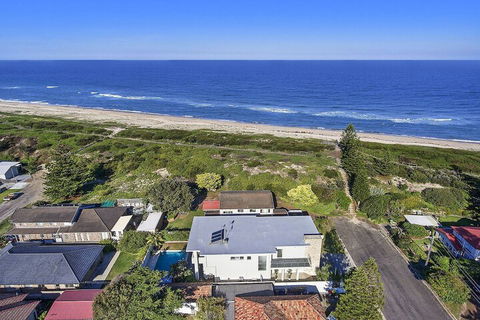 Magnificent Beach House - Darwin Holiday 1