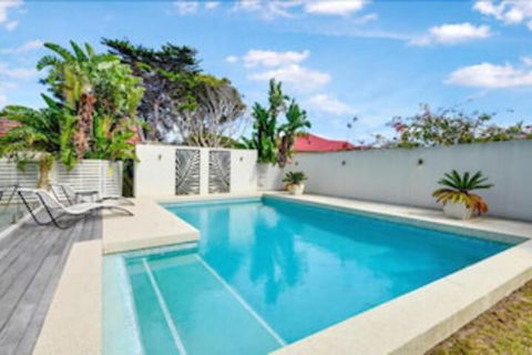 Magnificent Beach House - Darwin Holiday 2