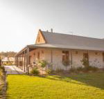 Brockenchack Vineyard Bed  Breakfast - Darwin Holiday