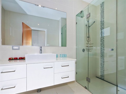 Ocean 180A - Darwin Holiday 0