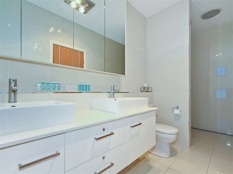 Ocean 180A - Darwin Holiday 1