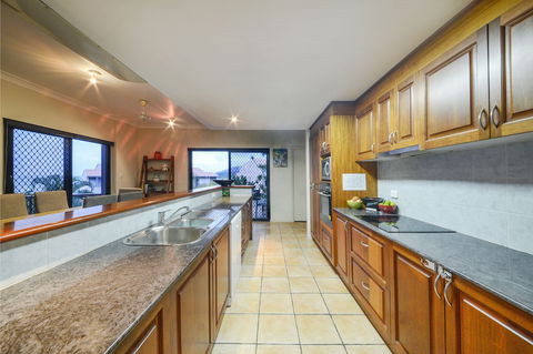 Airlie Harbour 3 Bedroom Apartment - Darwin Holiday 5