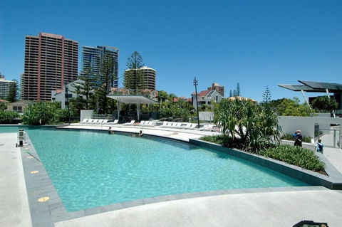 Apartment 4204 - HR Surfers Paradise - Darwin Holiday 3