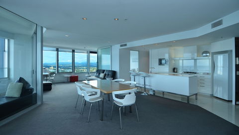 Apartment 4204 - HR Surfers Paradise - Darwin Holiday 6