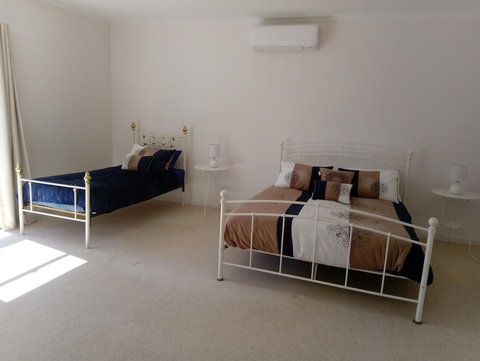 Hilltop Escape B&B - Darwin Holiday 4