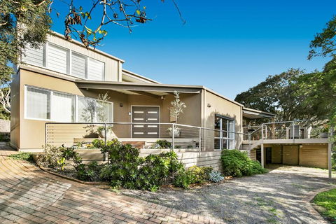 Cloud Nine - Darwin Holiday 1