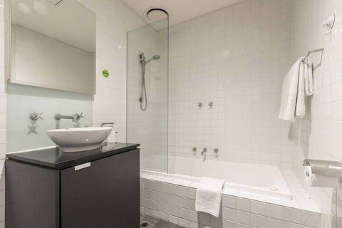 Absolute Collins - Darwin Holiday 3