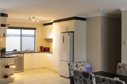Atricom Apartments Australia - Darwin Holiday 4
