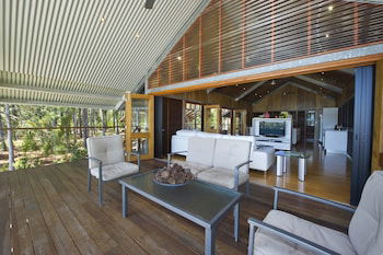 The Pines - Darwin Holiday 0