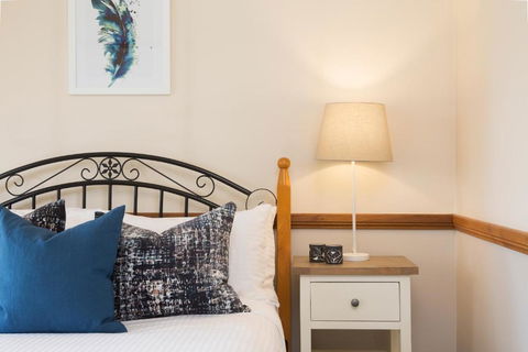 Windsors Edge Cottage Rothbury - Darwin Holiday 6