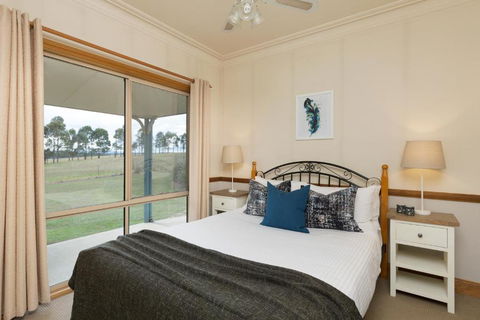 Windsors Edge Cottage Rothbury - Darwin Holiday 3