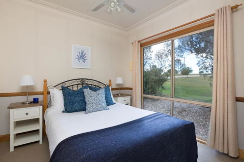 Windsors Edge Cottage Rothbury - Darwin Holiday 1