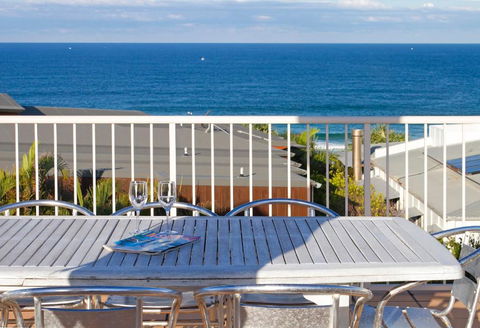 2 / 22 Stevens - Darwin Holiday 3