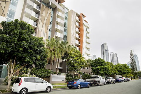 Surfers Paradise Suite With Pool And Spa - Darwin Holiday 6