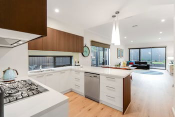 Boutique Stays - Caulfield Central - Darwin Holiday 2