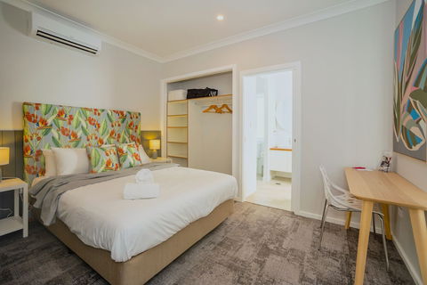 Kirsten Accommodation Parkes - Darwin Holiday 3