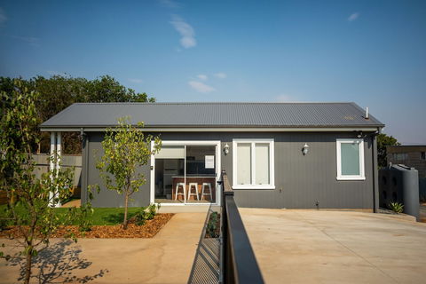 Kirsten Accommodation Parkes - Darwin Holiday 0