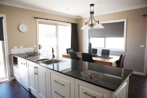 Bell's Cottage Collective - Darwin Holiday 5