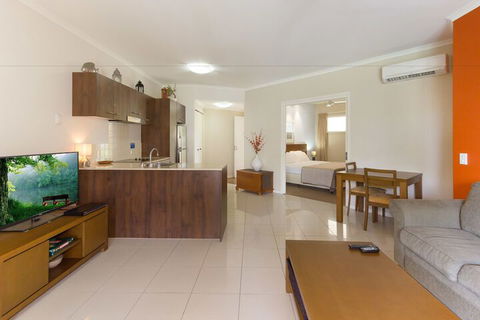 Amphora Resort Luxury Private Apartments - Darwin Holiday 6