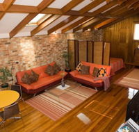 Bet's BB Studio - Darwin Holiday