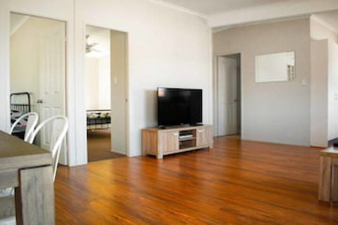 High View Cottage - Darwin Holiday 0